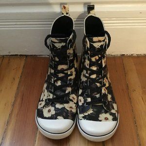 Rocket Dog Hi-Top Size 10 Women's Rain Boot